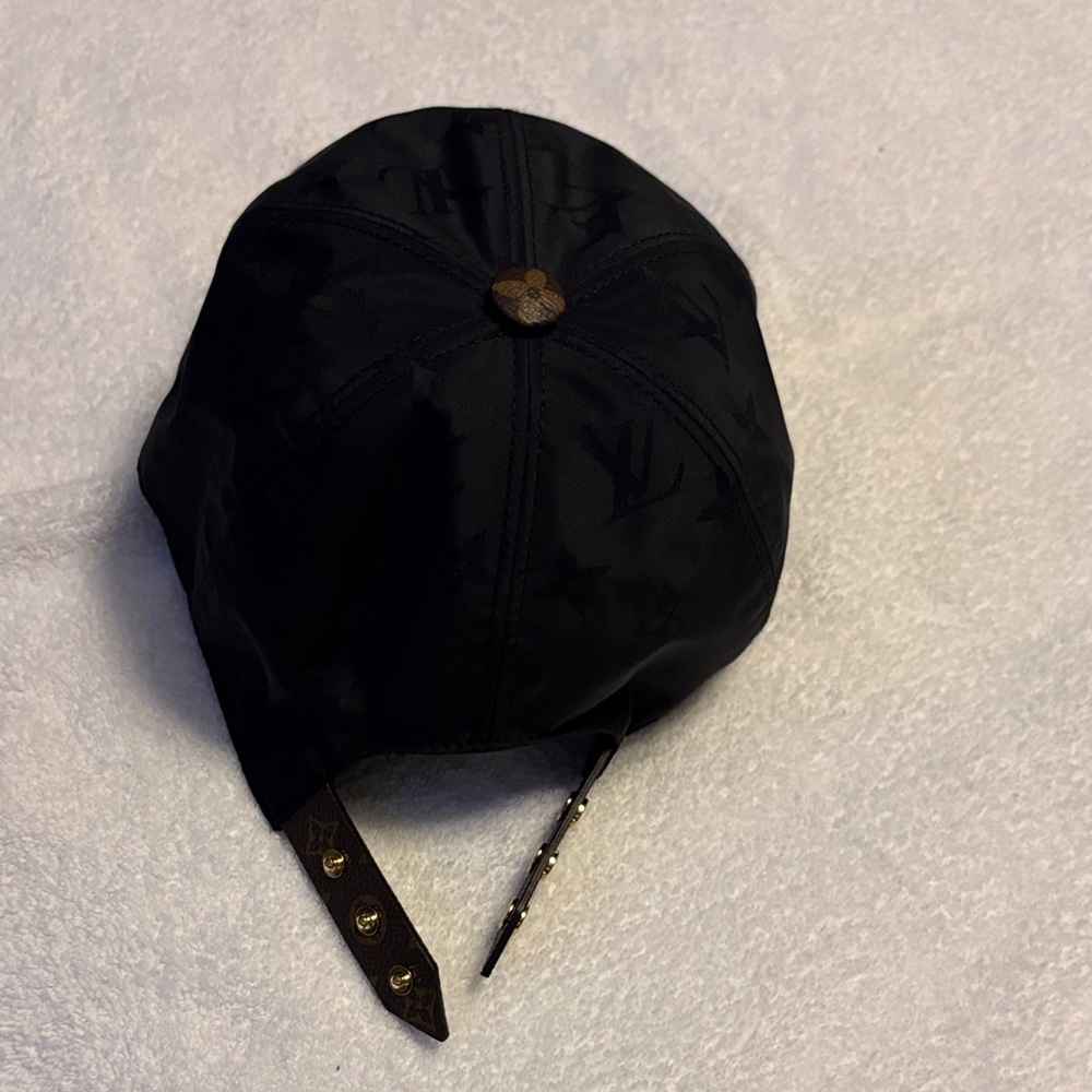 Louis Vuitton Black and Brown Monogram Hat - Picture 4 of 6